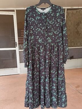Long-Sleeve Tiered Maxi Dress in Black and Mint - Women's
